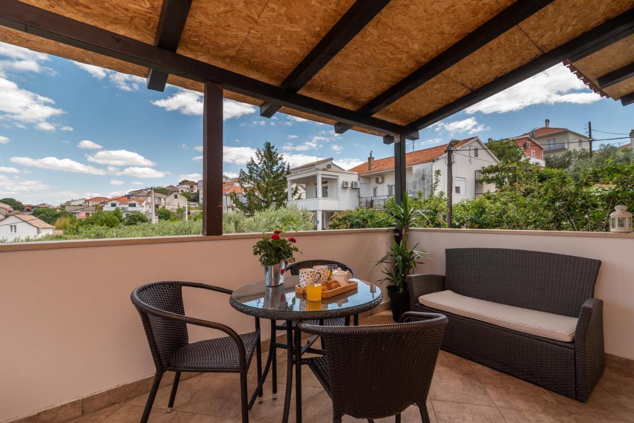 Apartments Orlic Trogir Exterior foto